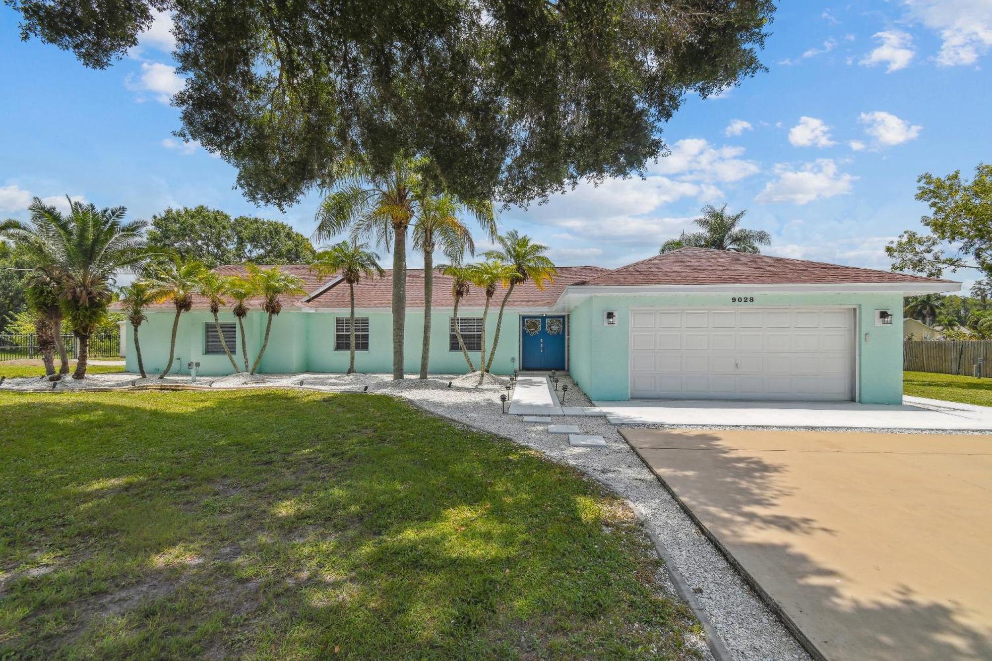 Lake House Westchase Area. Heated Pool Waterfront! Tampa Bagian luar foto