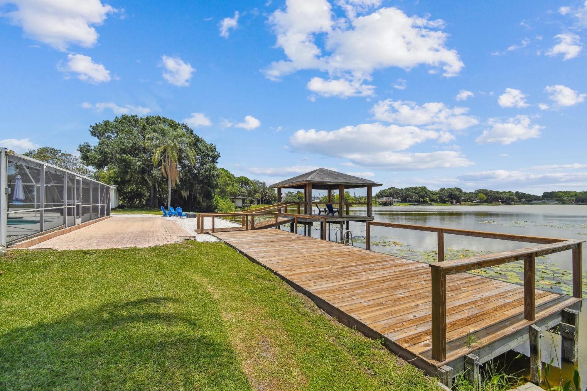 Lake House Westchase Area. Heated Pool Waterfront! Tampa Bagian luar foto