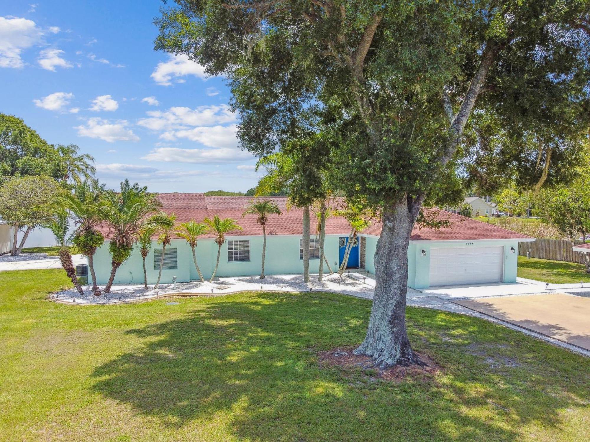 Lake House Westchase Area. Heated Pool Waterfront! Tampa Bagian luar foto