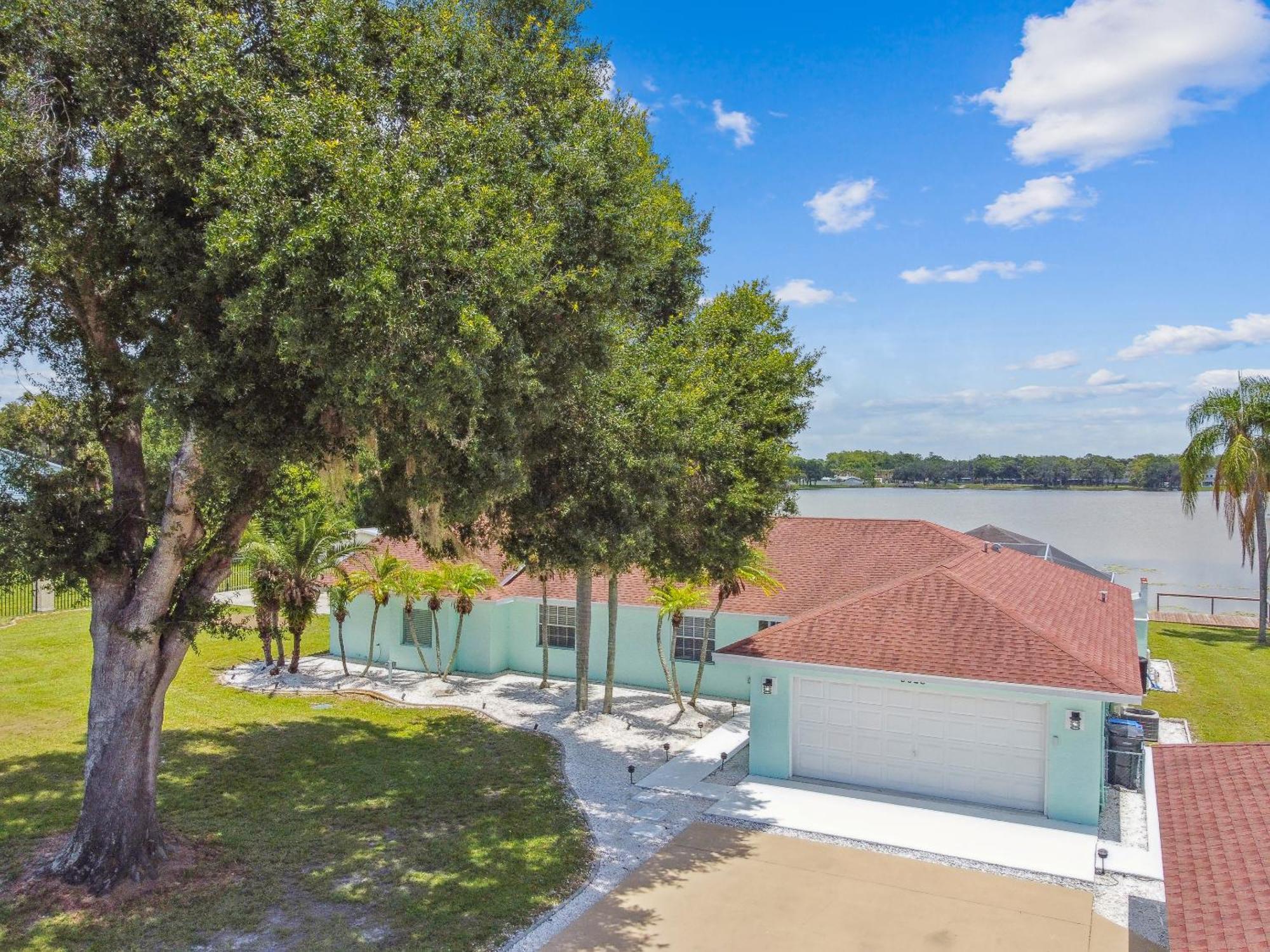 Lake House Westchase Area. Heated Pool Waterfront! Tampa Bagian luar foto
