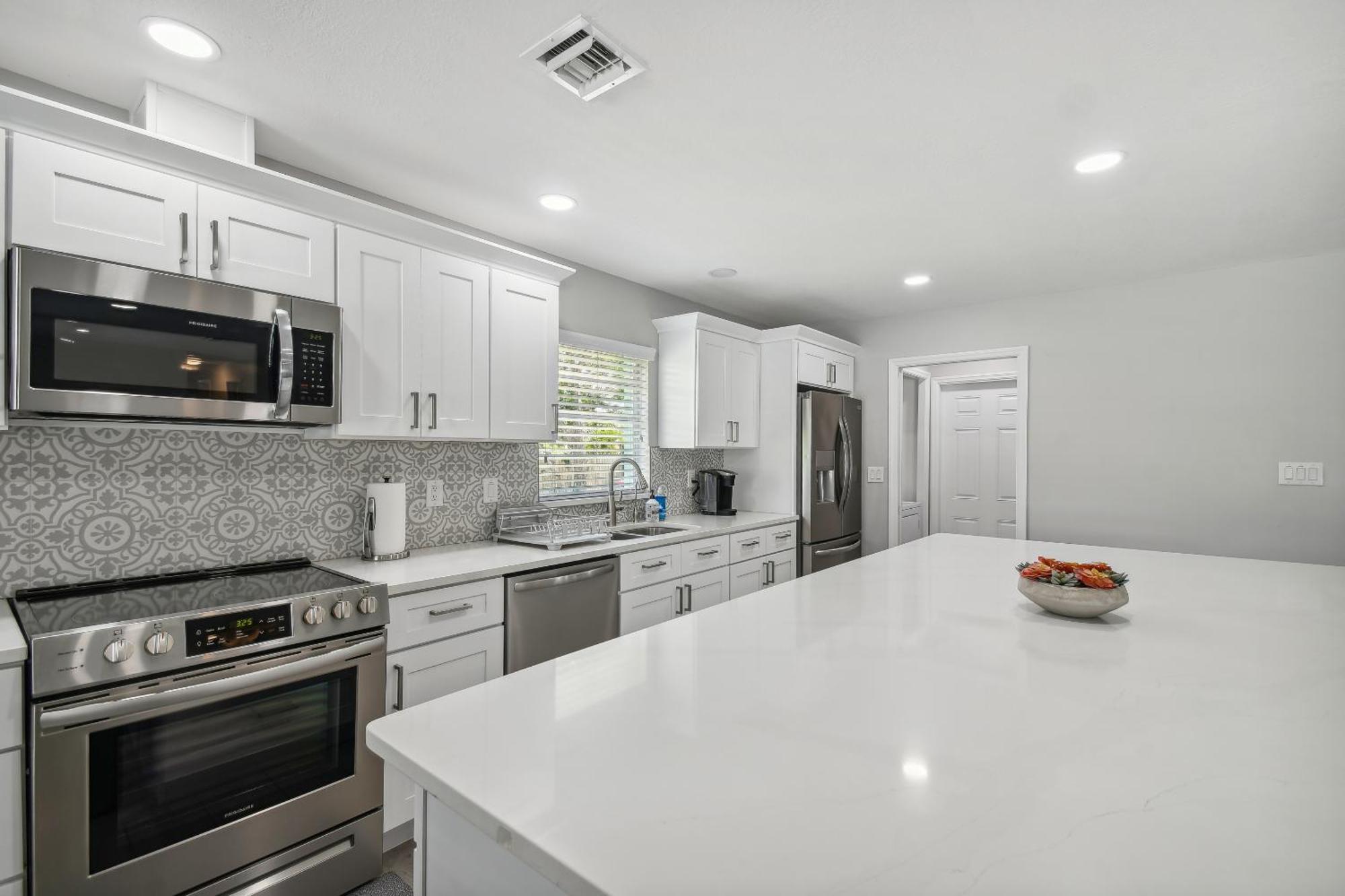Lake House Westchase Area. Heated Pool Waterfront! Tampa Bagian luar foto