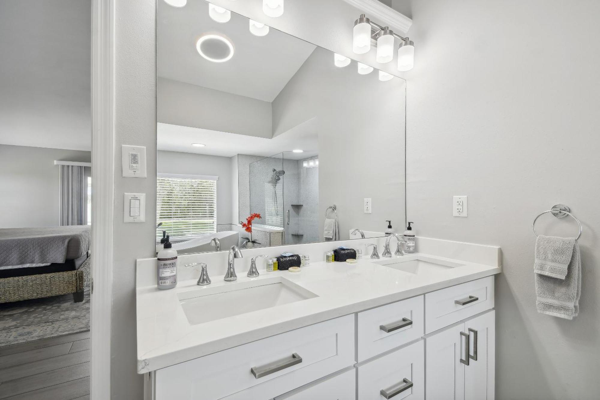 Lake House Westchase Area. Heated Pool Waterfront! Tampa Bagian luar foto